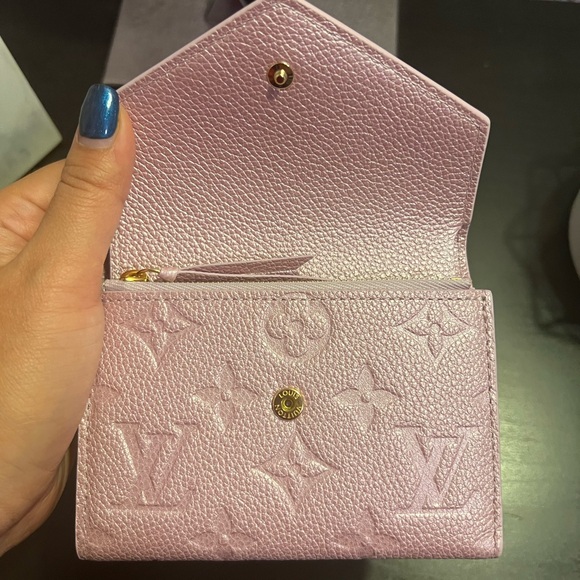 Louis Vuitton Victorine Wallet - Picture 2 of 8